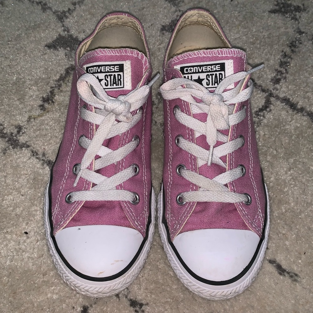 Youth pink Converse Chucks